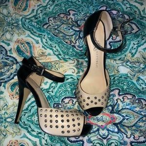 ROCK &REPUBLIC Studded Heels